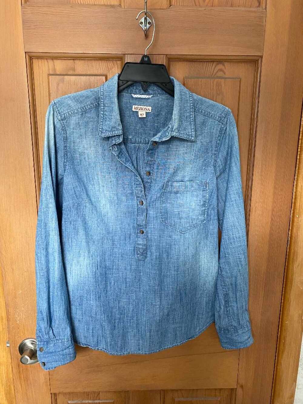 Merona Blue Denim Collared Blouse M Button Long Sleeve Solid Casual